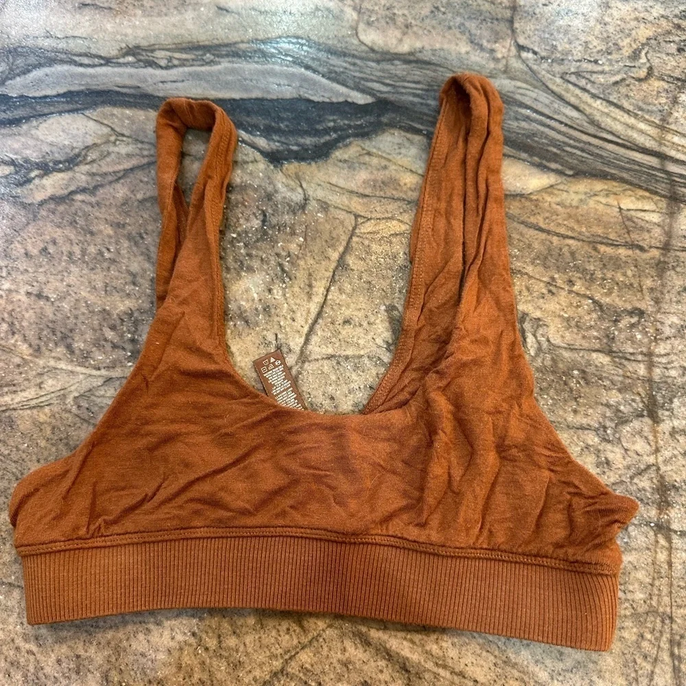 SKIMS Fits Everybody Chocolate Brown Bra (566) - Picture 2 of 4